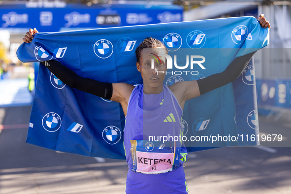 Tigist Ketema of Ethiopia wins the women's race at the 50th Berlin Marathon in Berlin, Germany, on September 29, 2024, with a time of 2:16:4...