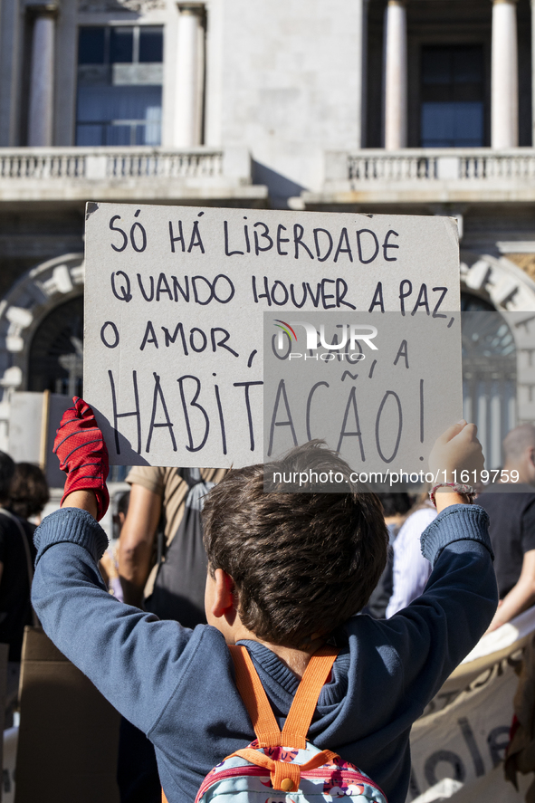 Thousands of people come together to demonstrate for the right to fair and affordable housing and an end to real estate speculation in Porto...