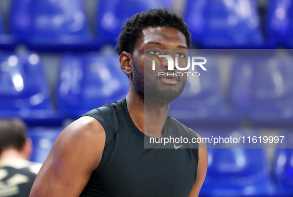 Chimezie Metu plays during the match between FC Barcelona and Coviran Granada, corresponding to week 1 of the Liga Endesa, at the Palau Blau...