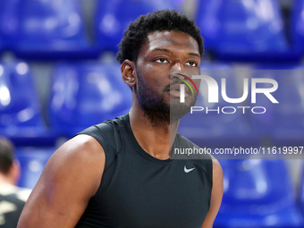 Chimezie Metu plays during the match between FC Barcelona and Coviran Granada, corresponding to week 1 of the Liga Endesa, at the Palau Blau...