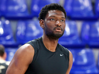 Chimezie Metu plays during the match between FC Barcelona and Coviran Granada, corresponding to week 1 of the Liga Endesa, at the Palau Blau...