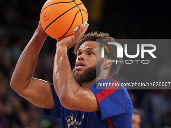 Justin Anderson plays during the match between FC Barcelona and Coviran Granada, corresponding to week 1 of the Liga Endesa, at the Palau Bl...