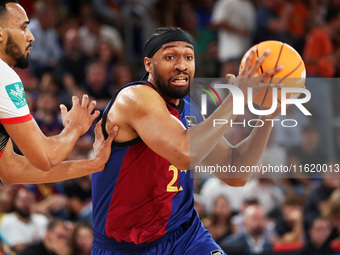 Jabari Parker plays during the match between FC Barcelona and Coviran Granada, corresponding to week 1 of the Liga Endesa, at the Palau Blau...