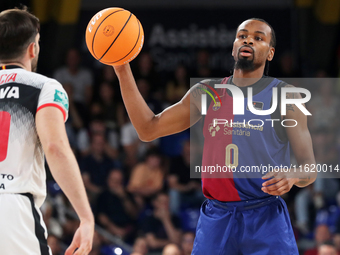 Kevin Punter plays during the match between FC Barcelona and Coviran Granada, corresponding to week 1 of the Liga Endesa, at the Palau Blaug...