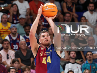 Joel Parra plays during the match between FC Barcelona and Coviran Granada, corresponding to week 1 of the Liga Endesa, at the Palau Blaugra...