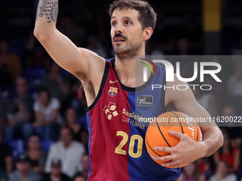 Nicolas Laprovittola plays during the match between FC Barcelona and Coviran Granada, corresponding to week 1 of the Liga Endesa, at the Pal...