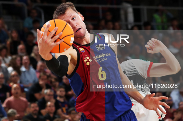 Jan Vesely plays during the match between FC Barcelona and Coviran Granada, corresponding to week 1 of the Liga Endesa, at the Palau Blaugra...