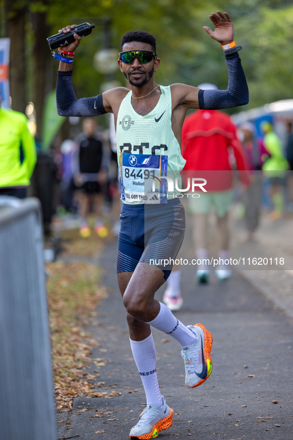 Participants of the Handbike category during the Berlin Marathon in Berlin, Germany, on September 29, 2024. The 50th Berlin Marathon brings...