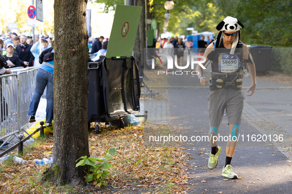 Participants of the Handbike category during the Berlin Marathon in Berlin, Germany, on September 29, 2024. The 50th Berlin Marathon brings...