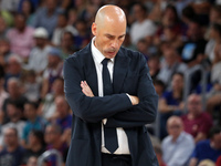 Joan Penarroya coaches during the match between FC Barcelona and Coviran Granada, corresponding to week 1 of the Liga Endesa, at the Palau B...