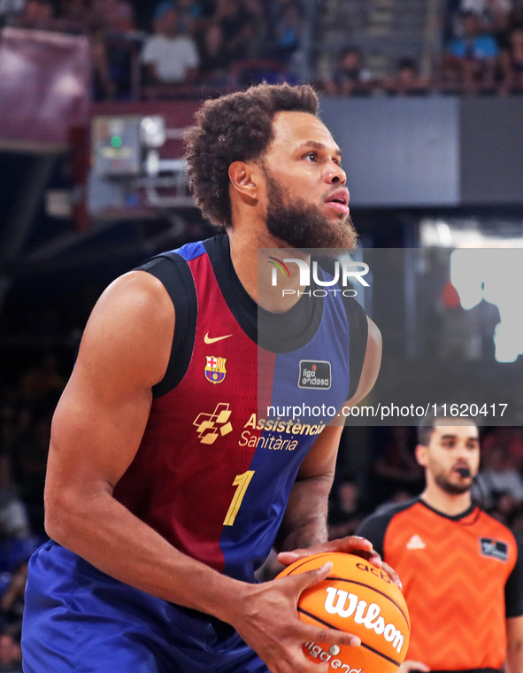 Justin Anderson plays during the match between FC Barcelona and Coviran Granada, corresponding to week 1 of the Liga Endesa, at the Palau Bl...