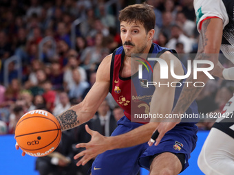 Nicolas Laprovittola plays during the match between FC Barcelona and Coviran Granada, corresponding to week 1 of the Liga Endesa, at the Pal...