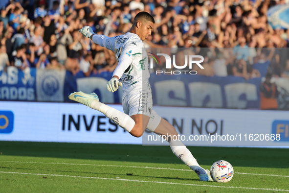 Devis Vasquez of Empoli FC controls the ball during the Serie A match between Empoli FC and ACF Fiorentina in Empoli, Italy, on September 29...