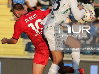 Devis Vasquez of Empoli FC and Albert Gudmundsson of ACF Fiorentina battle for the ball during the Serie A match between Empoli FC and ACF F...