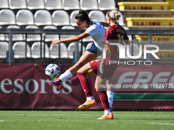 Ginevra Moretti of Napoli Femminile and Verena Hanshaw of A.S. Roma Femminile are in action during the 4th day of the Serie A Femminile eBay...