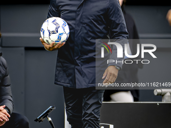 RKC trainer Henk Fraser during the match RKC - Ajax at the Mandemakers Stadium for the Dutch Eredivisie season 2024-2025 in Waalwijk, Nether...