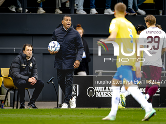 RKC trainer Henk Fraser during the match RKC - Ajax at the Mandemakers Stadium for the Dutch Eredivisie season 2024-2025 in Waalwijk, Nether...