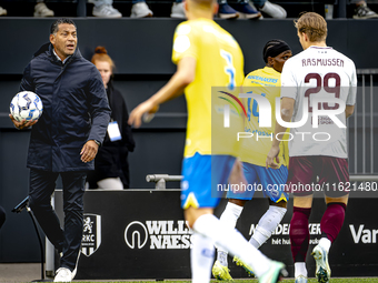 RKC trainer Henk Fraser during the match RKC - Ajax at the Mandemakers Stadium for the Dutch Eredivisie season 2024-2025 in Waalwijk, Nether...