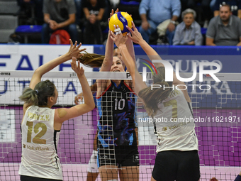 Sarah Van Aalen of Chieri '76 is in action during the International Trophy ''Una squadra per un sorriso,'' Final 1st-2nd place match between...