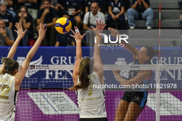 Avery Skinner of Chieri '76 is in action during the International Trophy ''Una squadra per un sorriso,'' Final 1st-2nd place match between R...