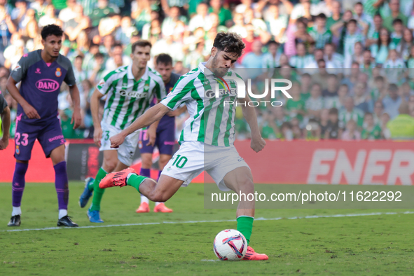 Ez Abde of Real Betis is in action during the La Liga EA Sports match between Real Betis and RCD Espanyol at Benito Villamarin in Seville, S...