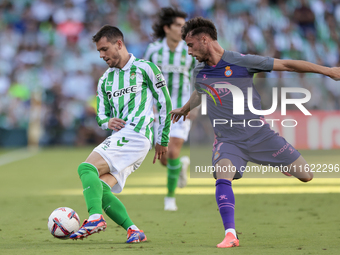 Giovani Lo Celso of Real Betis controls the ball during the La Liga EA Sports match between Real Betis and RCD Espanyol at Benito Villamarin...