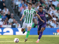 Diego Llorente of Real Betis passes the ball during the La Liga EA Sports match between Real Betis and RCD Espanyol at Benito Villamarin in...