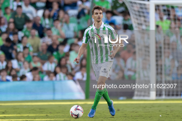 Diego Llorente of Real Betis passes the ball during the La Liga EA Sports match between Real Betis and RCD Espanyol at Benito Villamarin in...