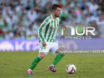 Giovani Lo Celso of Real Betis controls the ball during the La Liga EA Sports match between Real Betis and RCD Espanyol at Benito Villamarin...