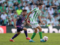 Sergi Altimira of Real Betis controls the ball during the La Liga EA Sports match between Real Betis and RCD Espanyol at Benito Villamarin i...