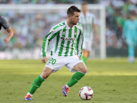 Giovani Lo Celso of Real Betis controls the ball during the La Liga EA Sports match between Real Betis and RCD Espanyol at Benito Villamarin...