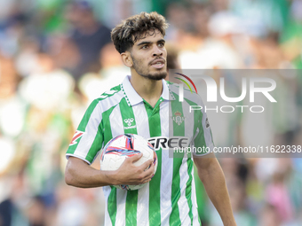 Ez Abde of Real Betis is in action during the La Liga EA Sports match between Real Betis and RCD Espanyol at Benito Villamarin in Seville, S...