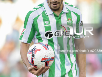 Ez Abde of Real Betis is in action during the La Liga EA Sports match between Real Betis and RCD Espanyol at Benito Villamarin in Seville, S...