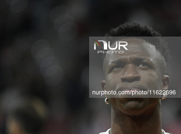 Vinicius Junior of Real Madrid warms up prior to the LaLiga match between Atletico de Madrid and Real Madrid CF at Estadio Civitas Metropoli...