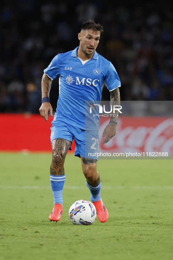 Napoli's Matteo Politano controls the ball during the Serie A soccer match between SSC Napoli and Monza at Stadio Maradona in Naples, Italy,...