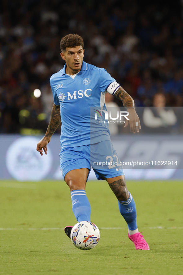 Napoli's Giovanni Di Lorenzo controls the ball during the Serie A soccer match between SSC Napoli and Monza at Stadio Maradona in Naples, It...