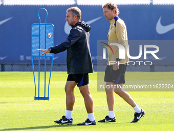 Hansi Flick during FC Barcelona training at the Joan Gamper sports city, prior to the Champions League match against Young Boys, in Barcelon...