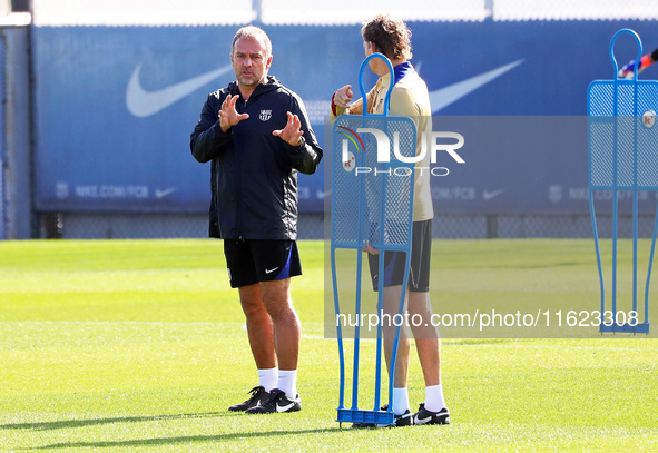 Hansi Flick during FC Barcelona training at the Joan Gamper sports city, prior to the Champions League match against Young Boys, in Barcelon...