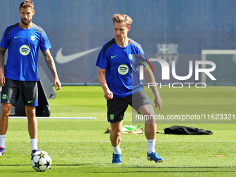 Frenkie de Jong trains with FC Barcelona at the Joan Gamper sports city before the Champions League match against Young Boys in Barcelona, S...