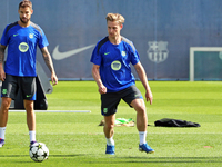 Frenkie de Jong trains with FC Barcelona at the Joan Gamper sports city before the Champions League match against Young Boys in Barcelona, S...