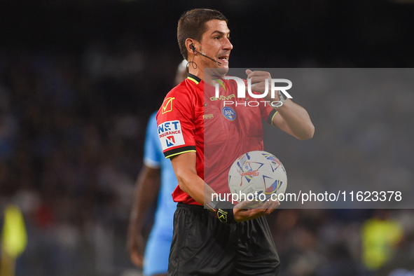 Referee Gianluca Manganiello during the Serie A match between SSC Napoli and AC Monza at Stadio Diego Armando Maradona Naples Italy on 29 Se...