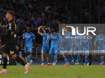 Khvicha Kvaratskhelia of SSC Napoli celebrates with team mates after scoring during the Serie A match between SSC Napoli and AC Monza at Sta...