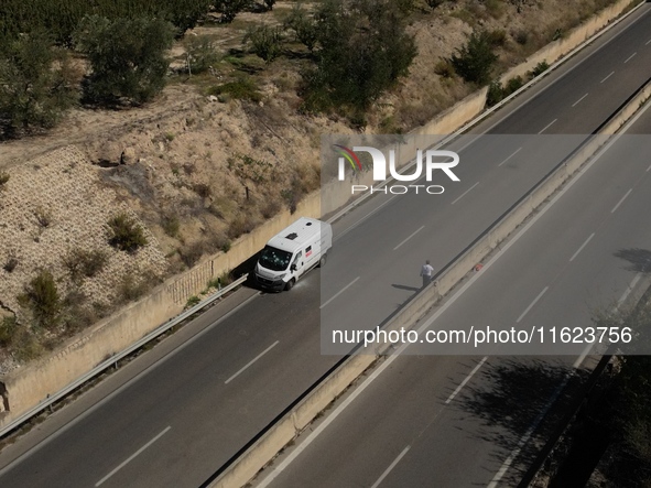 An attack on an armored van is foiled this morning along the state road 16 bis, near Canne della Battaglia, in the north of Bari, in the str...