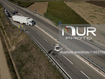 An attack on an armored van is foiled this morning along the state road 16 bis, near Canne della Battaglia, in the north of Bari, in the str...