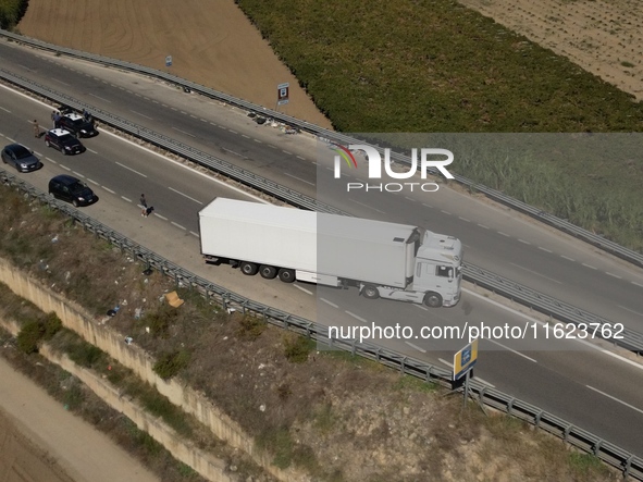 An attack on an armored van is foiled this morning along the state road 16 bis, near Canne della Battaglia, in the north of Bari, in the str...