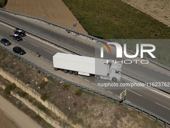 An attack on an armored van is foiled this morning along the state road 16 bis, near Canne della Battaglia, in the north of Bari, in the str...