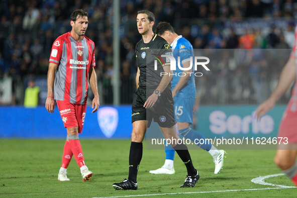 The referee of the match, Giovanni Ayroldi of the Molfetta delegation, during the Italian Serie B soccer championship football match between...