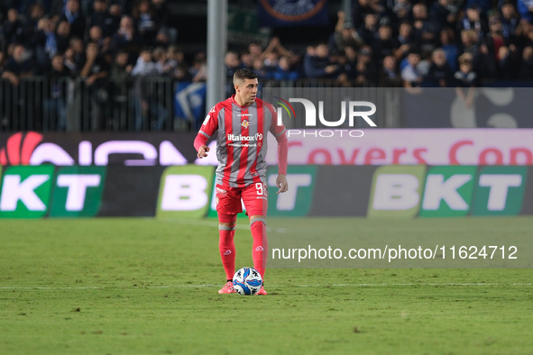 Luca Zanimacchia of US Cremonese carries the ball during the Italian Serie B soccer championship football match between Brescia Calcio FC an...