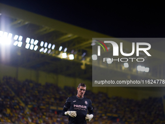 Diego Conde of Villarreal CF looks on during the LaLiga EA Sports match between Villarreal CF and UD Las Palmas at Estadio de la Ceramica in...