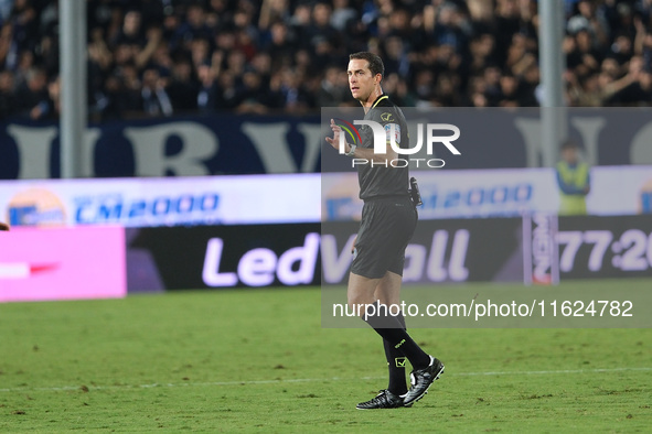 The referee of the match, Giovanni Ayroldi of the Molfetta delegation, during the Italian Serie B soccer championship match between Brescia...